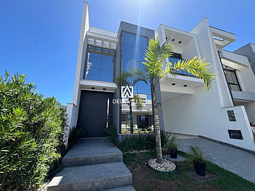 CASA NO CONDOM�NIO GARDEN