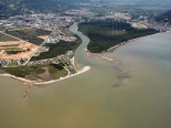Deltaville nunca mais ter� cheias como antes: com os molhes do Rio Bigua�u, a cidade entra em um novo momento